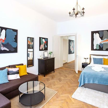 5Br 2Bath Family Apt 5Mins To Wenceslas Square Prag Eksteriør billede