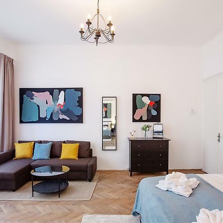 5Br 2Bath Family Apt 5Mins To Wenceslas Square Prag Eksteriør billede